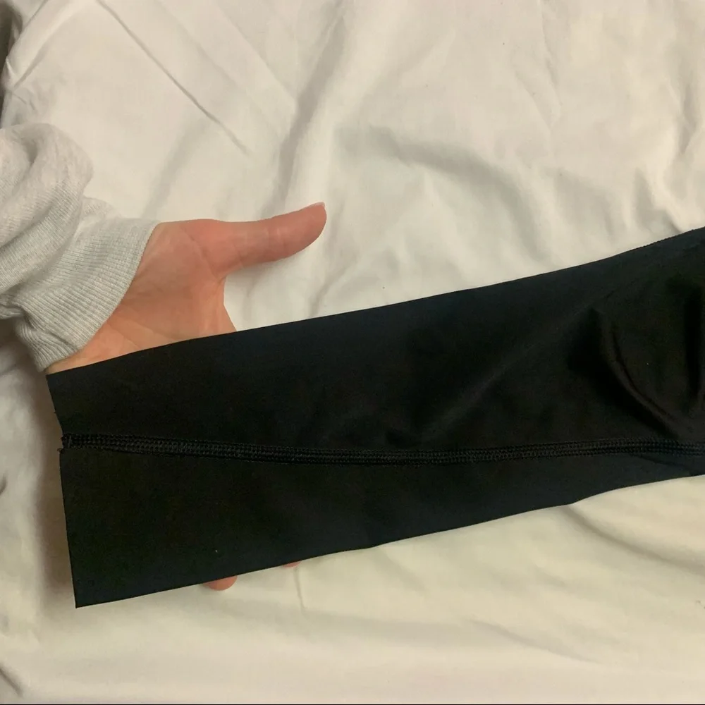 LAST CHANCE athleta challenge 7/8 tight - XS petite - Picture 8 of 8